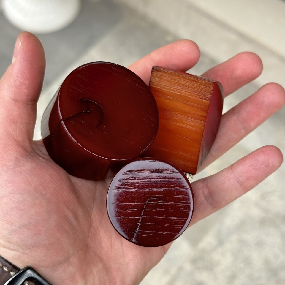 14 Ayar Altın Üçlü Püsküllü Eski Malzemeden Sıkma Kehribarı