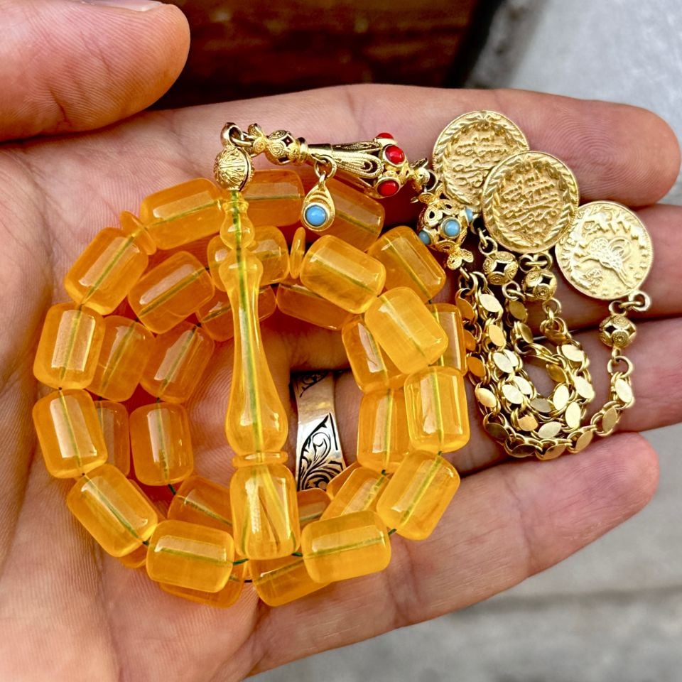 14 Ayar Altın Üçlü Püsküllü Eski Malzemeden Sıkma Kehribarı