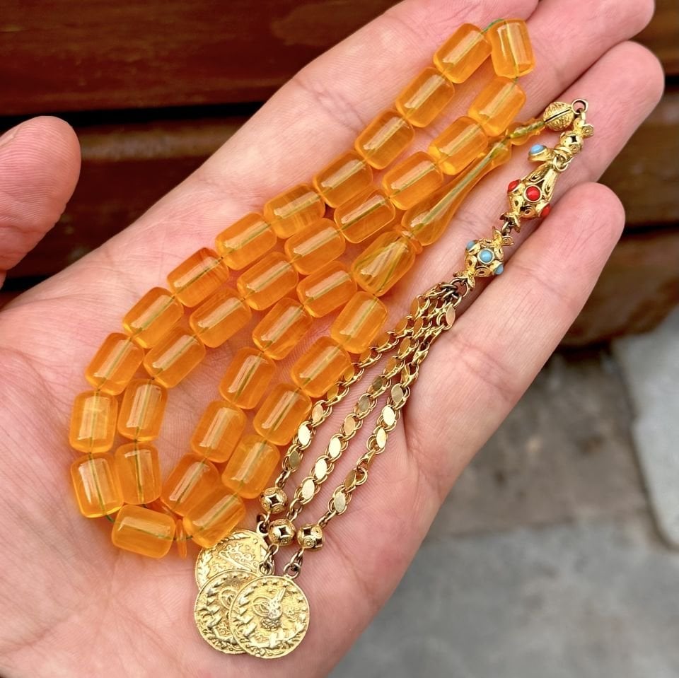 14 Ayar Altın Üçlü Püsküllü Eski Malzemeden Sıkma Kehribarı