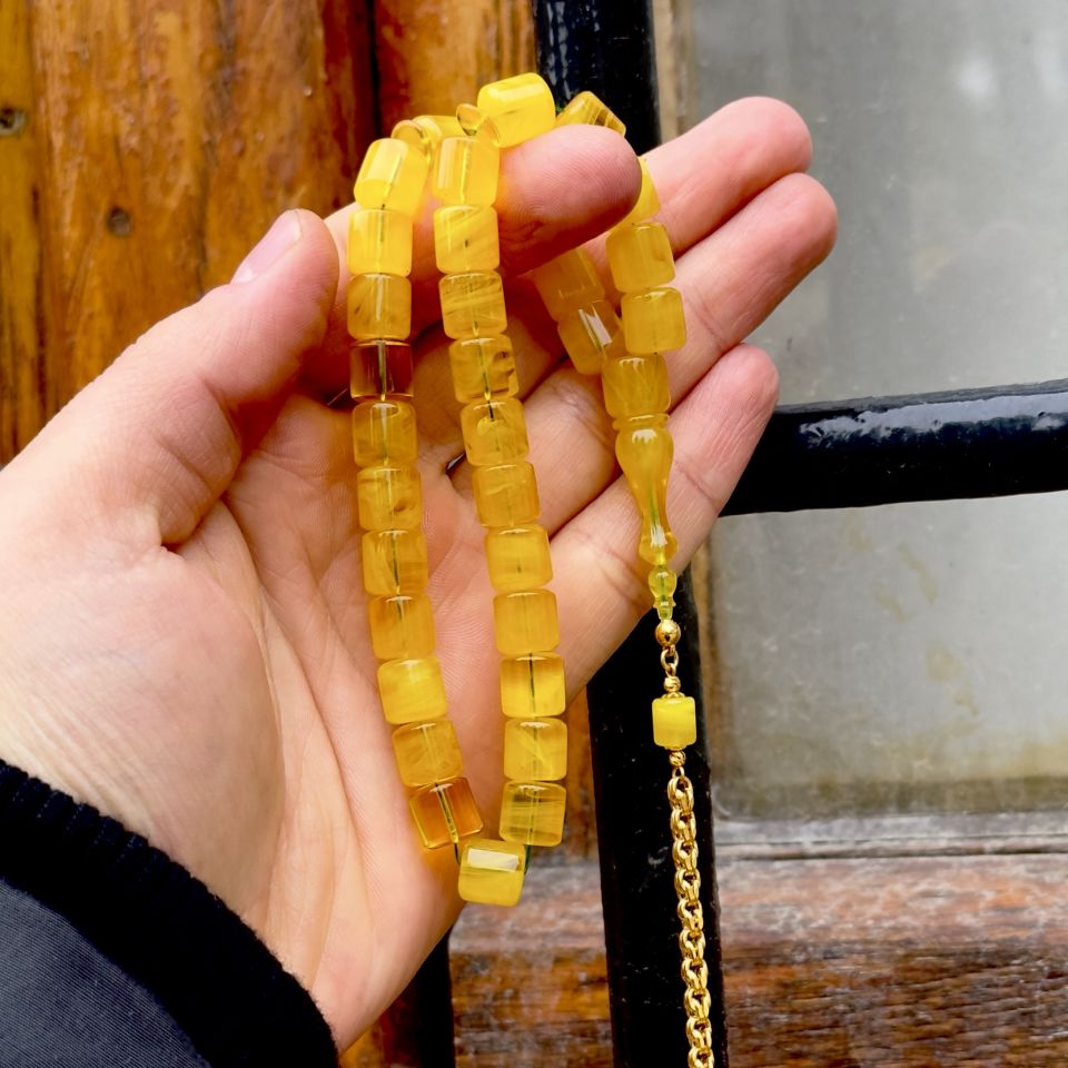 14 Ayar Altın Püsküllü Usta İşi Sıkma Kehribar