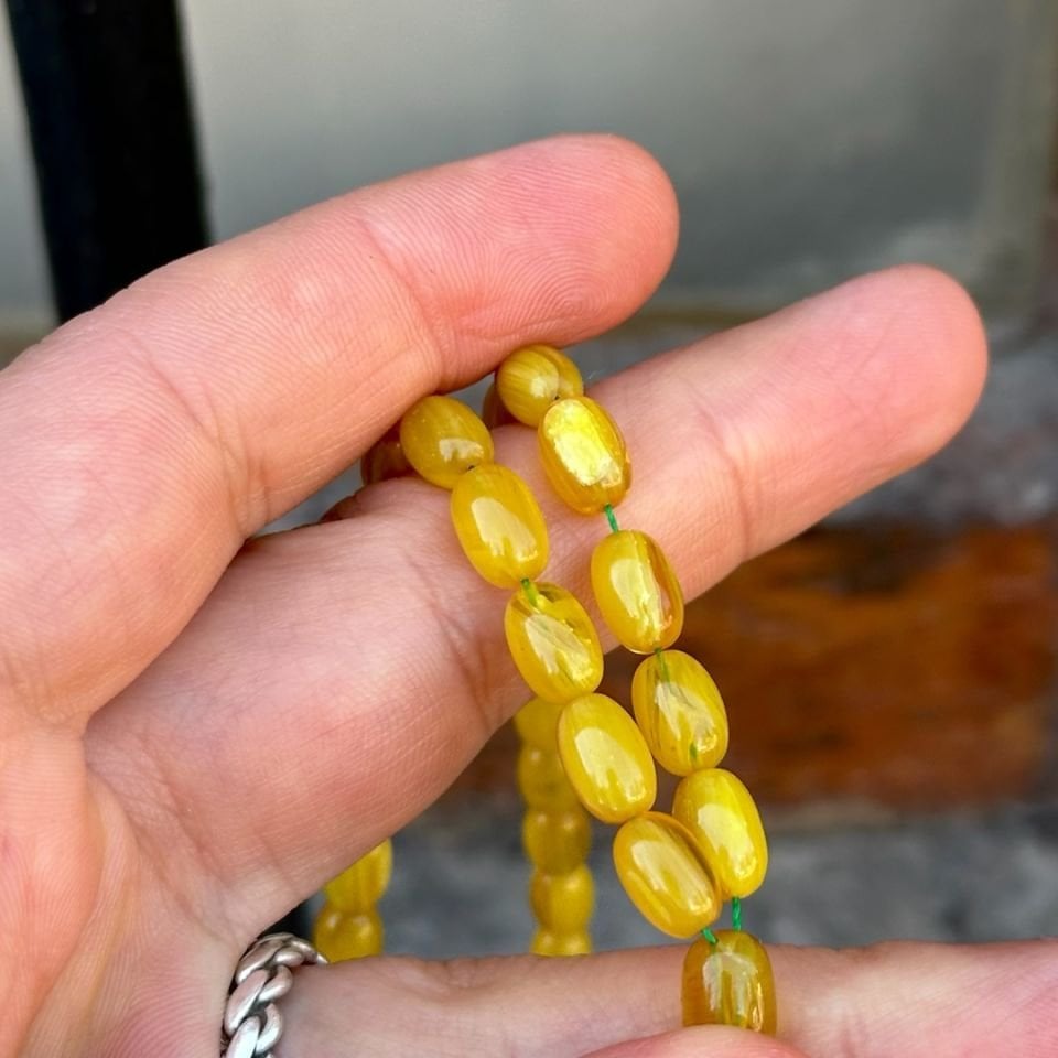 El Boy Hareli Katalin Tesbih