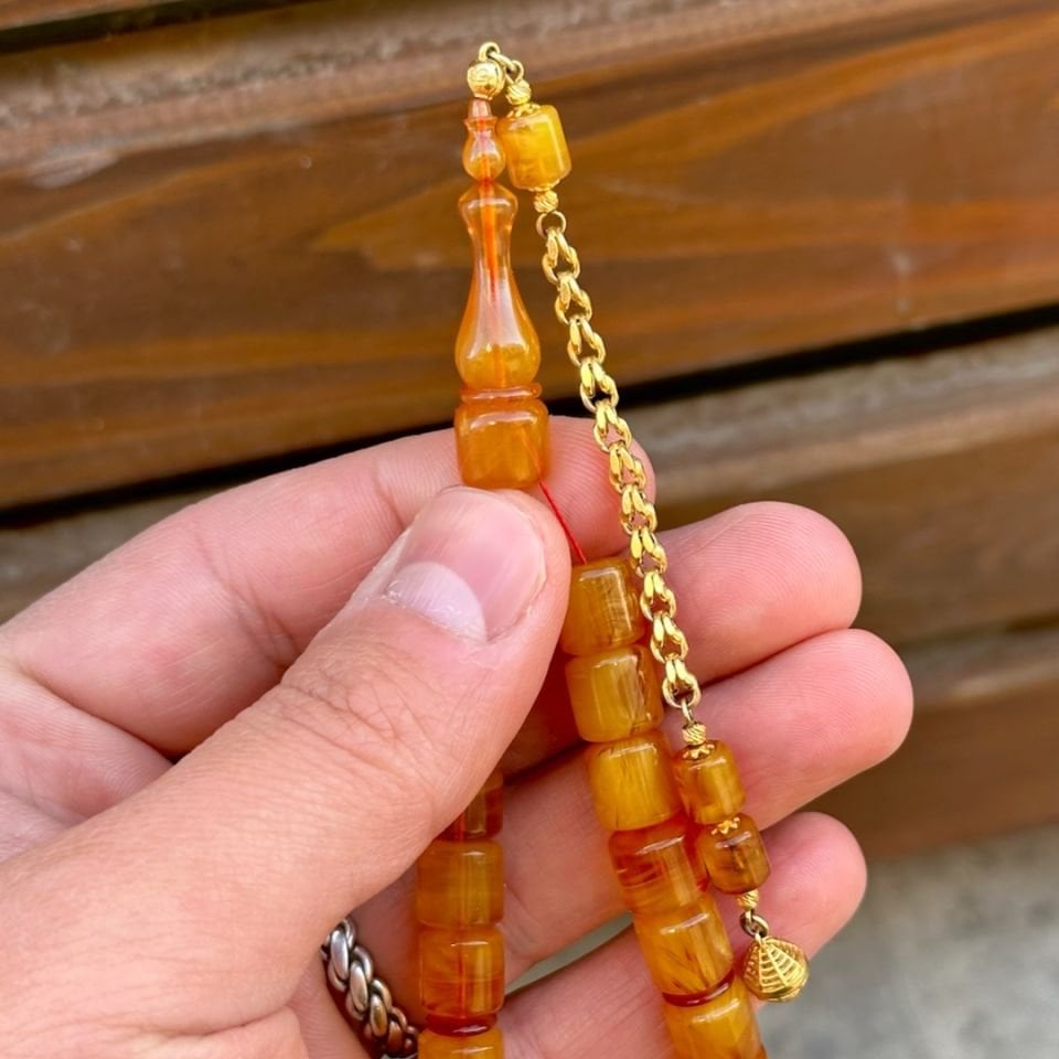 14 Ayar Altın Püsküllü Kütük Kesim Kehribar Tesbih