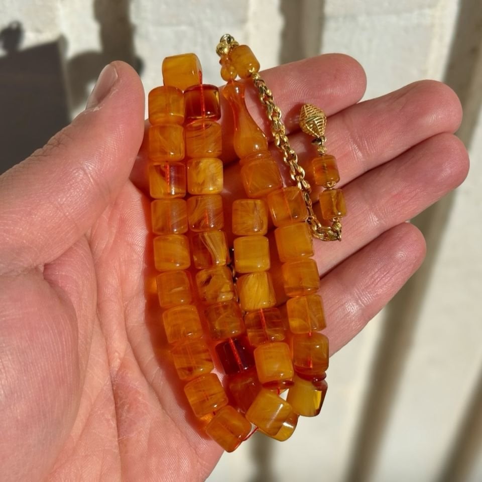 14 Ayar Altın Püsküllü Kütük Kesim Kehribar Tesbih