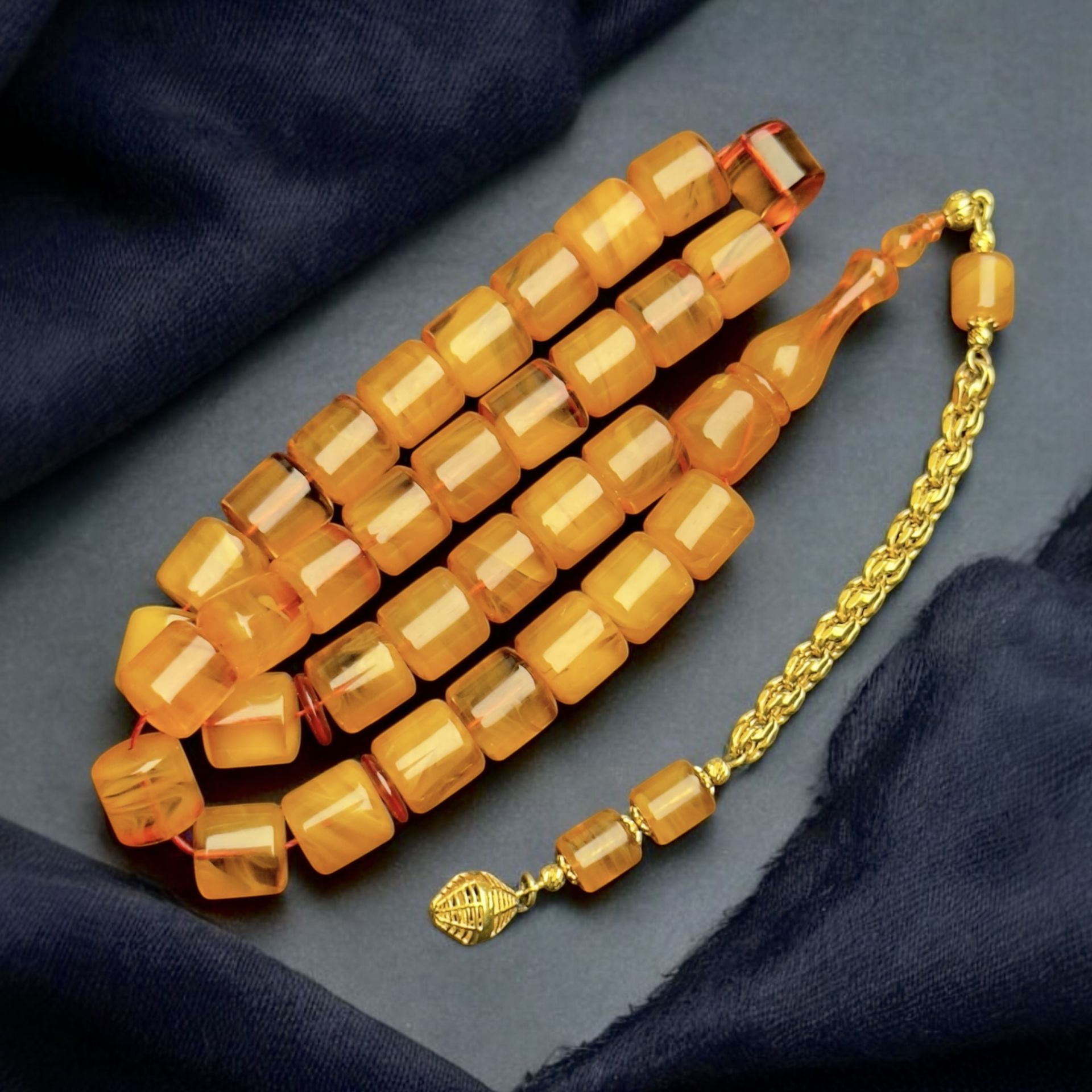 14 Ayar Altın Püsküllü Kütük Kesim Kehribar Tesbih