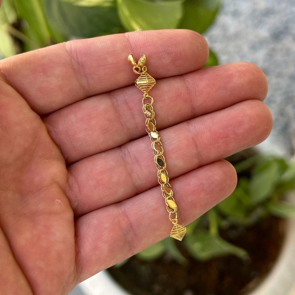 Piramit Model Altın Püskül