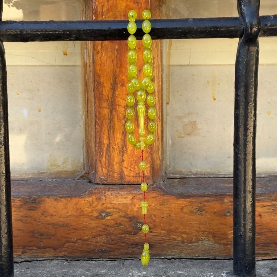 Antik Yeşil Hareli Sıkma Kehribar Tesbih