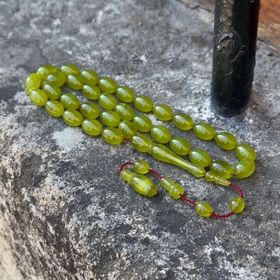 Antik Yeşil Hareli Sıkma Kehribar Tesbih