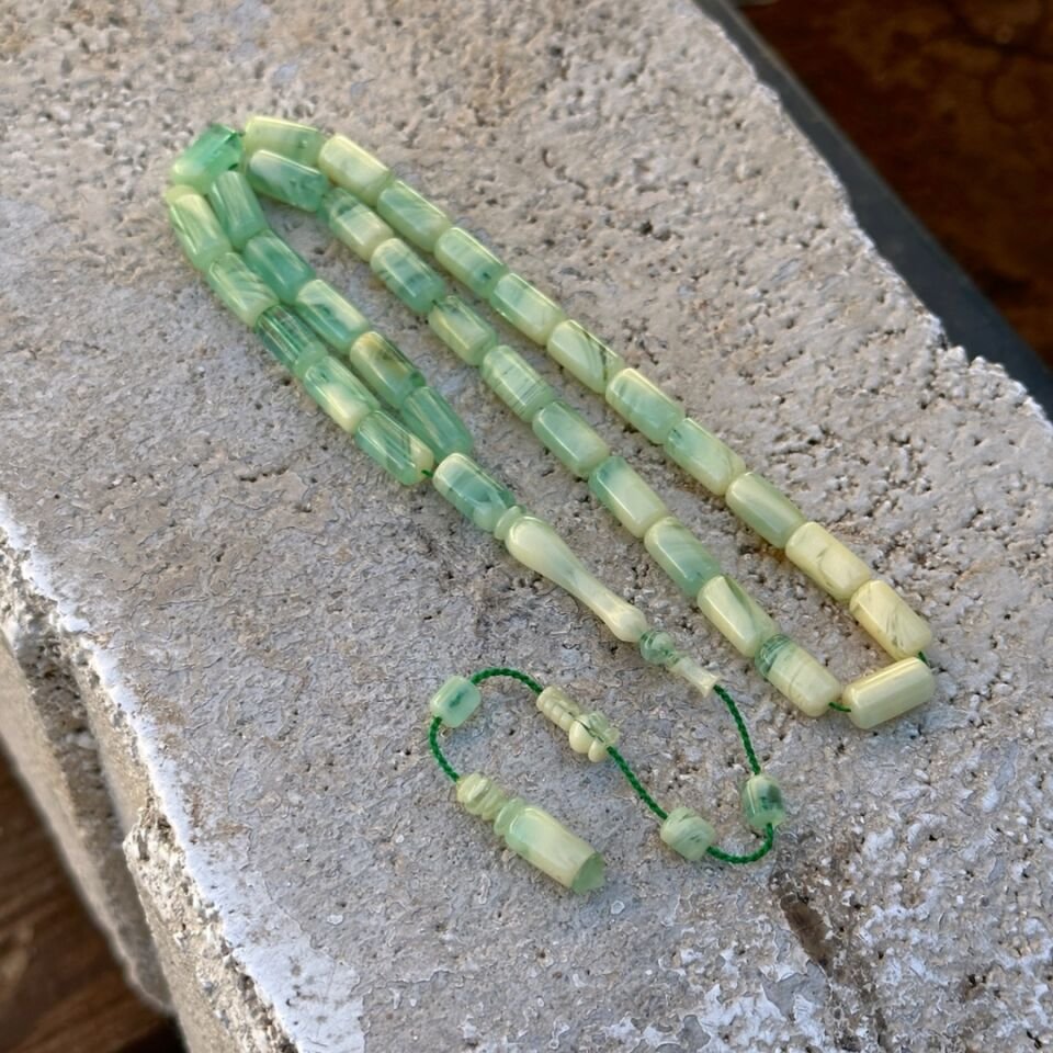 Su Yeşili Tonda Yoğun Hareli Kehribar Tesbih