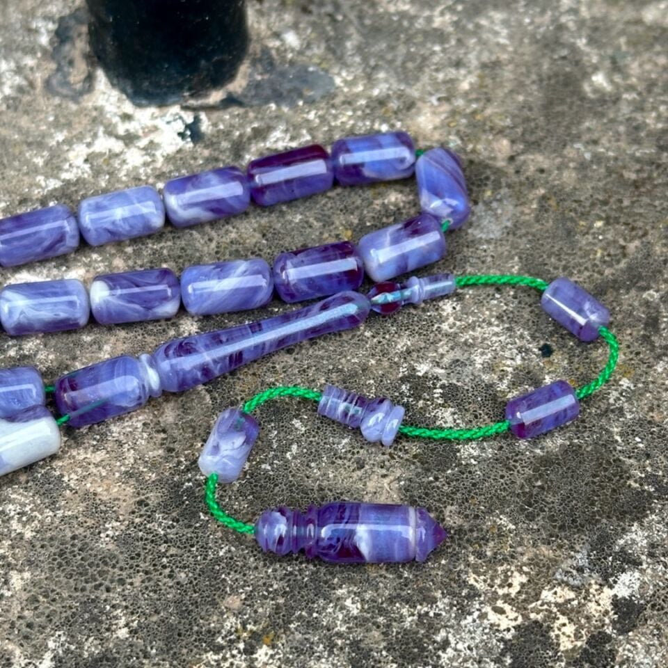 Lila Tonlarda Kehribar Tesbih